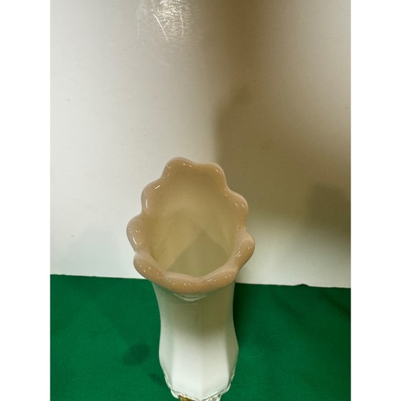 Vintage Westmoreland white Milk Glass Vase Gold Grapes Embossed - Picture 4 of 9